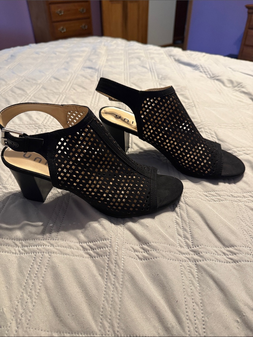 NEW Unisa Black Cutout Slingback Block Heel Sandals Size 9.5